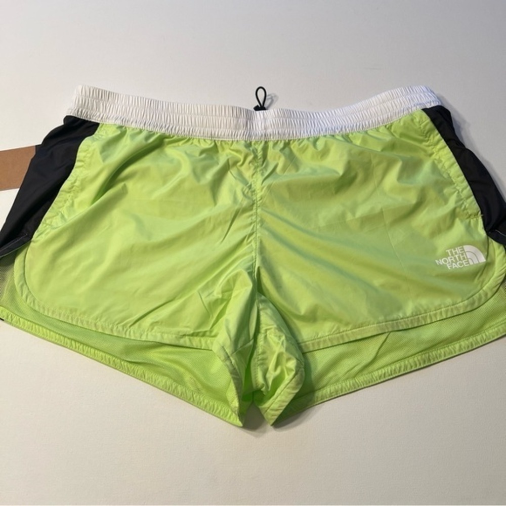 NWT The North Face Shorts Women's 2XL Hydrenaline Windwall 🔥🔥 (V)